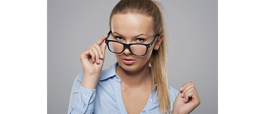 Occhiali RETROSUPERFUTURE – La rivoluzione dell’eyewear italiano tra lenti Zeiss e montature in acetato